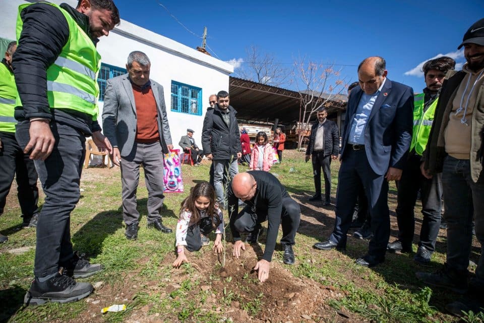 İzmir B&uuml;y&uuml;kşehir Belediye Başkanı Tun&ccedil; Soyer, Osmaniye&rsquo;de daha &ouml;nce ziyaret