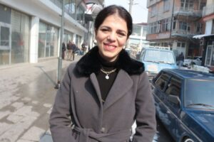 Balıkesir'de yaşayan Şefika Seray Üçüncü'ye Osmanlı döneminde Trabzon Valiliği yapan