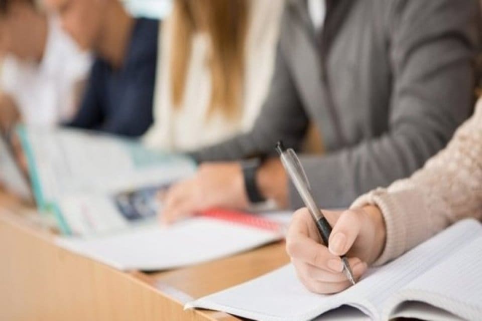 &Uuml;niversite tercihi yapan milyonlarca &ouml;ğrenciye m&uuml;jde! Asgari &uuml;cret tutarında burs