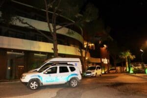 Kuşadası'nda il&ccedil;esine, bir s&uuml;re &ouml;nce turist olarak gelen Alman Fombank