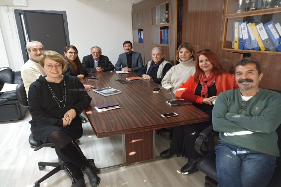 Otistik &ouml;ğrencilerin eğitim g&ouml;rd&uuml;ğ&uuml; Moris Boncuya &Ouml;zel Eğitim Uygulama Okulu