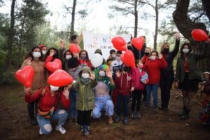 Bornova Belediyesi&rsquo;nin Yaka Mahallesi&rsquo;nde yer alan tarım arazisinde faaliyetlerini s&uuml;rd&uuml;ren