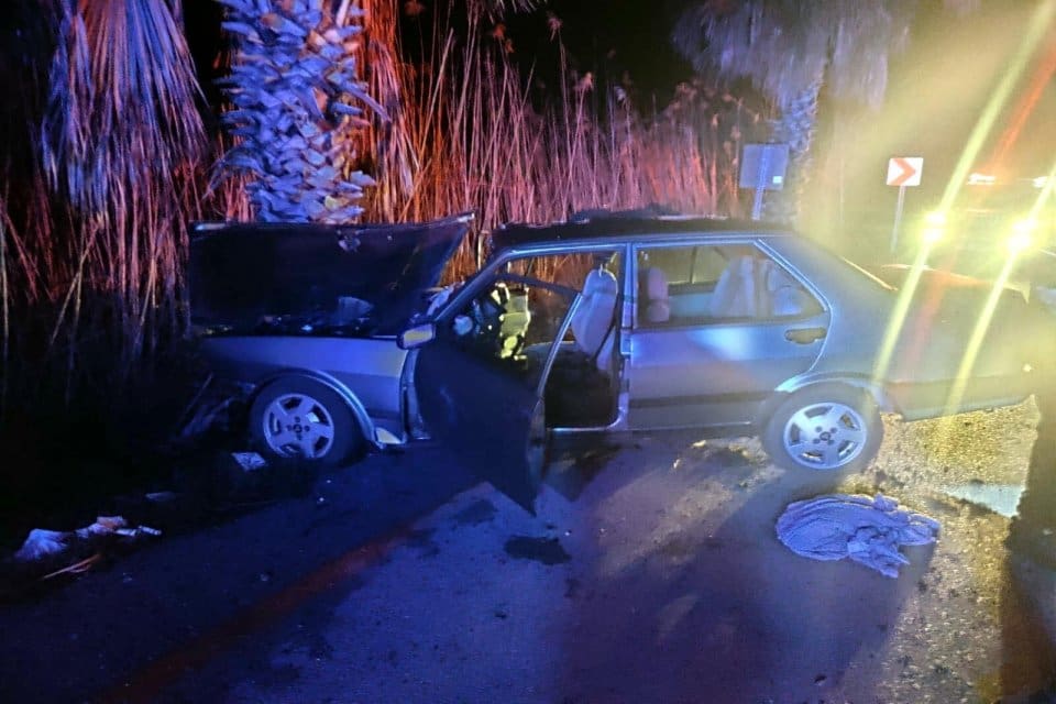 Muğla'da, ağaca &ccedil;arpan otomobildeki Esma Karatop (80) &ouml;ld&uuml;, s&uuml;r&uuml;c&uuml; Y&uuml;ksel