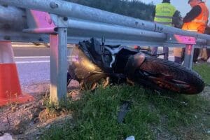 İzmir'in Buca il&ccedil;esinde, otomobil ile &ccedil;arpışan motosikletin s&uuml;r&uuml;c&uuml;s&uuml; &Ouml;mer Can