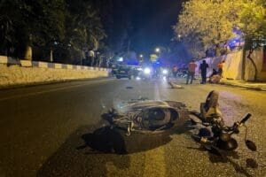 Muğla'nın Bodrum il&ccedil;esinde, otomobil ile&nbsp;motosiklet kafa kafaya &ccedil;arpıştı. Kazada, 1