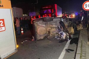 Aydın'ın Sultanhisar il&ccedil;esinde TIR&rsquo;a arkadan &ccedil;arpan otomobildeki 2 kişi &ouml;ld&uuml;,