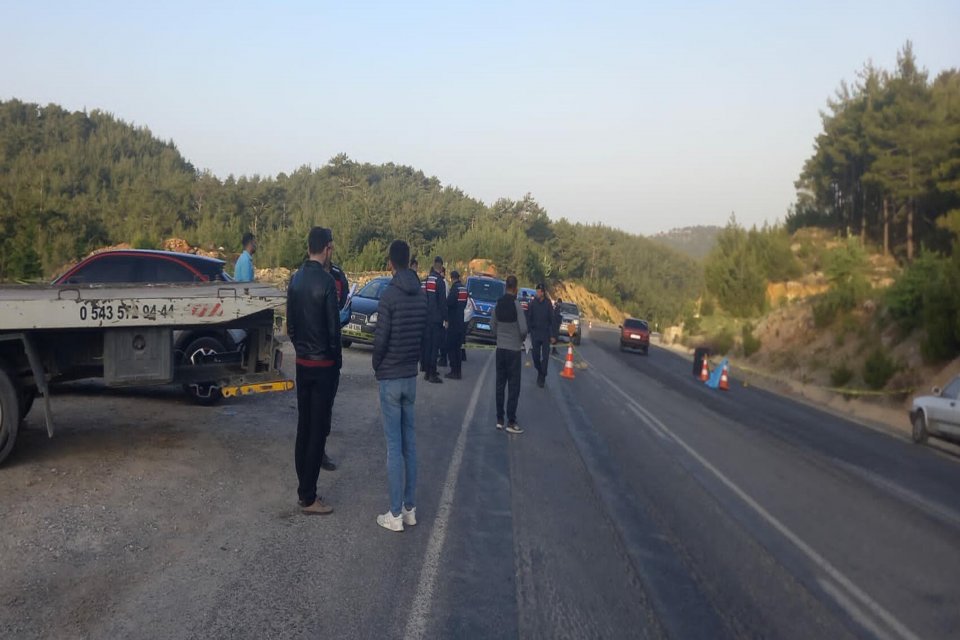 Muğla'da &Ouml;zg&uuml;r Dağ (25) ile Sevgi K. (40), otomobilde bı&ccedil;aklanarak