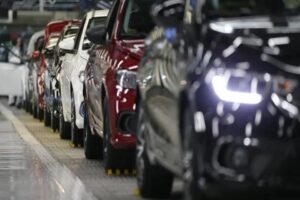 Tüm modellerin yüzde 80 ÖTV dilimine girdiği otomobil sektöründe matrah
