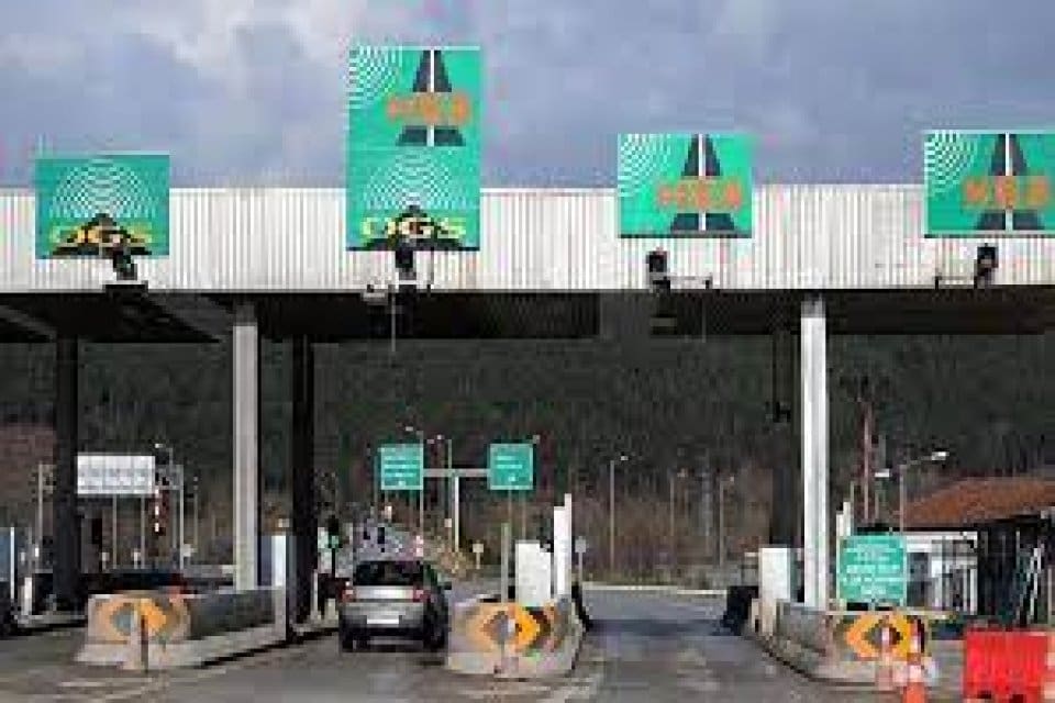 Karayolları Genel M&uuml;d&uuml;rl&uuml;ğ&uuml;, otoyol ve k&ouml;pr&uuml; ge&ccedil;işlerinde OGS'nin kaldırıldığını duyurdu.