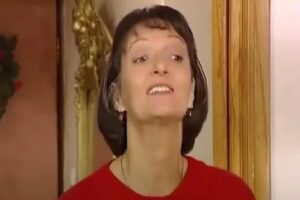 Doksanlara damga vuran Bizimkiler dizisinde yer alan tiyatro ve sinema