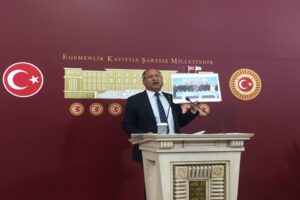 CHP İzmir Milletvekili ve TBMM Dilek&ccedil;e Komisyonu &Uuml;yesi &Ouml;zcan Pur&ccedil;u