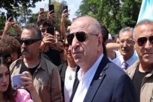 &Uuml;mit &Ouml;zdağ, Antalya&rsquo;daki &ouml;ğrenci intiharlarına değinerek, &ldquo;Yurtlarda bir tarikatın baskısından