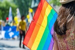 LGBTİ+&rsquo;ların &ccedil;alışma koşulları &uuml;zerine hazırlanan rapora g&ouml;re &ouml;zel sekt&ouml;rde &ccedil;alışanların