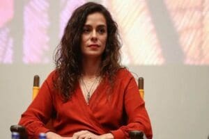 Oyuncu &Ouml;zge &Ouml;zpirin&ccedil;ci&nbsp;"Michael Jackson'ı &Ouml;zge oynasın" kampanyasına Instagram hesabından yanıt