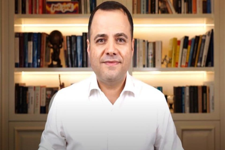 Ekonomist&nbsp;&Ouml;zg&uuml;r Demirtaş, 14 Mayıs'ta ger&ccedil;ekleştirilecek se&ccedil;imleri Millet İttifakı'nın kazanması durumunda