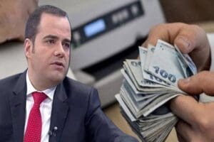 Sabancı &Uuml;niversitesi İşletme Fak&uuml;ltesi Finans K&uuml;rs&uuml; Başkanı Prof. Dr. &Ouml;zg&uuml;r