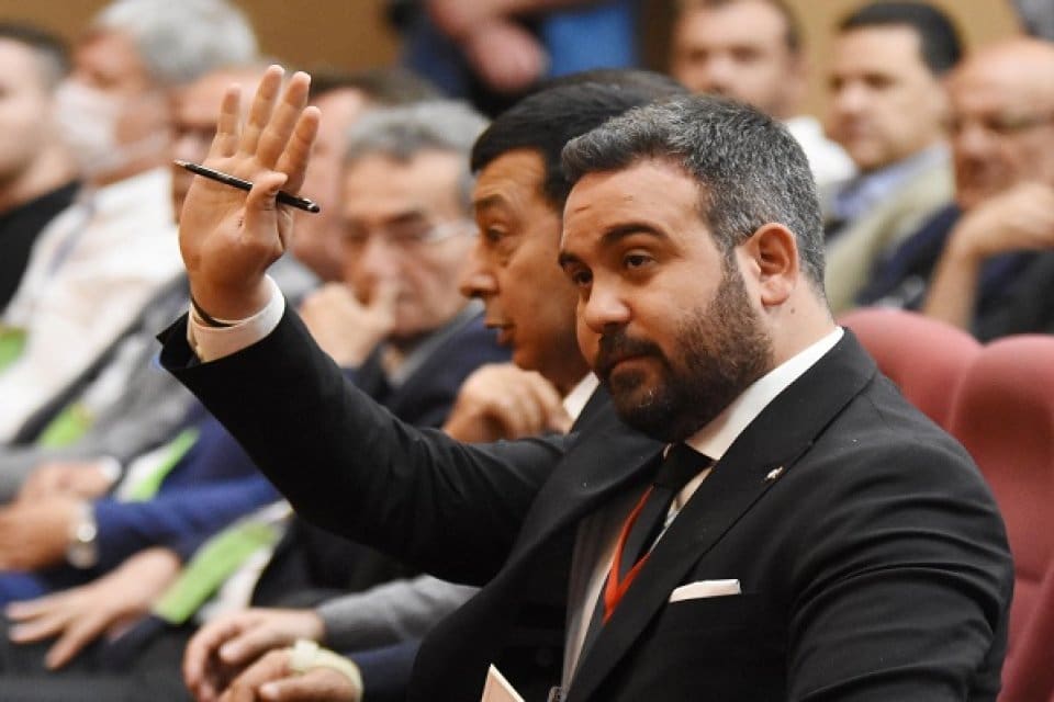 Altay&rsquo;daki 6 yıllık başkanlık g&ouml;revini Levent Doğanoğlu'na bırakarak 28 Nisan'da