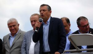 CHP Grup Başkanvekili Özgür Özel, Aydın’da yaptığı konuşmada, “Her birinizin
