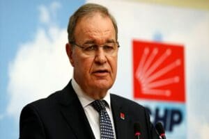 &Ccedil;alışma ve Sosyal G&uuml;venlik Bakanı Vedat Bilgin, emeklinin bayram ikramiyelerinde