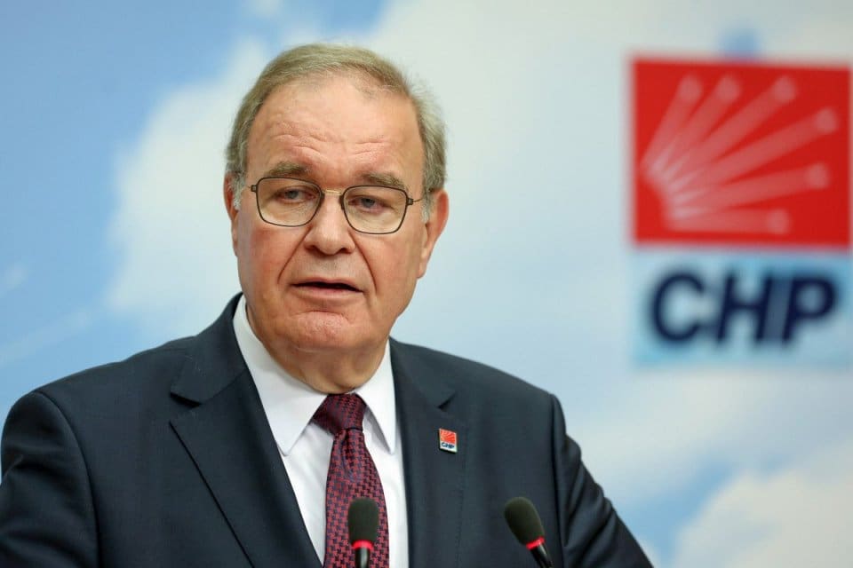 CHP Parti S&ouml;zc&uuml;s&uuml; Faik &Ouml;ztrak, Hazine ve Maliye Bakanı Nureddin