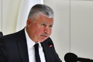 İzmir B&uuml;y&uuml;kşehir Belediyesi Başkanvekili Mustafa &Ouml;zuslu, Kiraz Belediye Başkanı Saliha