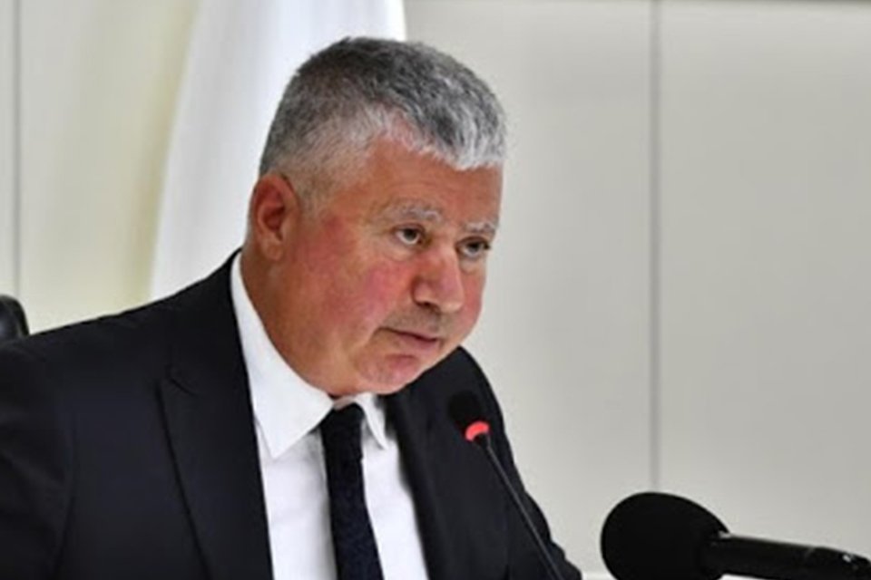 İzmir B&uuml;y&uuml;kşehir Belediyesi Başkanvekili Mustafa &Ouml;zuslu, Kiraz Belediye Başkanı Saliha