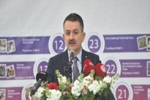 Tarım ve Orman Bakanı Bekir Pakdemirli, İzmir'de hayata ge&ccedil;irecekleri 35