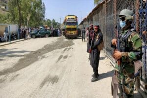 Pakistan, Afganistan sınırına &ccedil;ektiği tel &ouml;rg&uuml;leri neredeyse tamamladı. Hayber Pahtunhva
