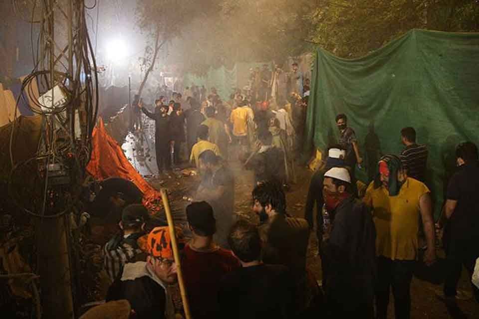 Pakistan'da hakkındaki tutuklama kararı sebebiyle eski Başbakan&nbsp;İmran Han'ı g&ouml;zaltına almaya