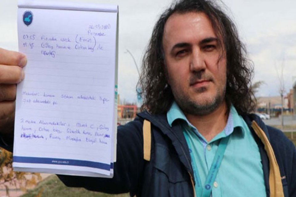 Van'da yaşayan ve korona vir&uuml;s salgını nedeniyle g&uuml;n i&ccedil;inde g&ouml;r&uuml;şt&uuml;ğ&uuml;