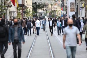 Bugüne kadar hekimler,uzmanlar,aşı üreticileri “Salgın ne zaman biter?” sorusunun yanıtını