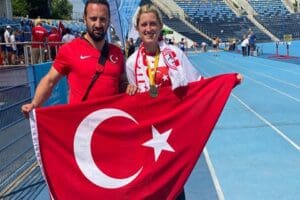 D&uuml;nya Para Atletizm Şampiyonası'nda m&uuml;cadele eden Fatma Damla Altın, 400
