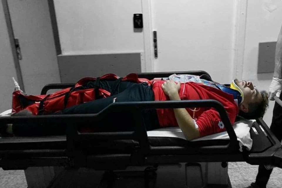 Samsun'da yama&ccedil; paraş&uuml;t&uuml; ile d&uuml;şen uzman &ccedil;avuş &ouml;l&uuml;mden d&ouml;nerek yaralanıp