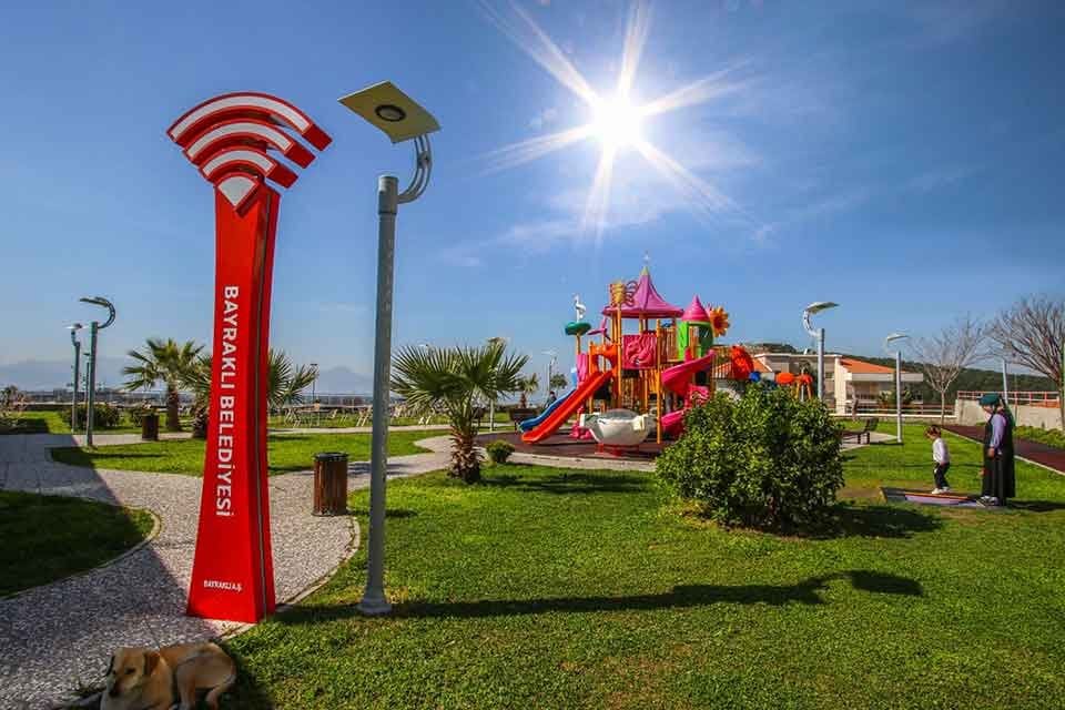 Bahar aylarının gelmesi ile birlikte il&ccedil;e genelindeki parklarda bakım ve