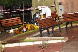 İzmir'in Katip &Ccedil;elebi &Uuml;niversitesi Atat&uuml;rk Eğitim ve Araştırma Hastanesi yakınındaki