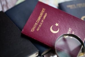 Pasaport har&ccedil;larının, yeni yılda yeniden değerleme oranının y&uuml;zde 100'&uuml; aşacağı
