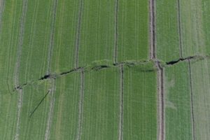 Depremin merkez &uuml;ss&uuml; Kahramanmaraş'ın, Hacıbebek Mahallesi &uuml;zerinde bulunan tarım arazilerinde