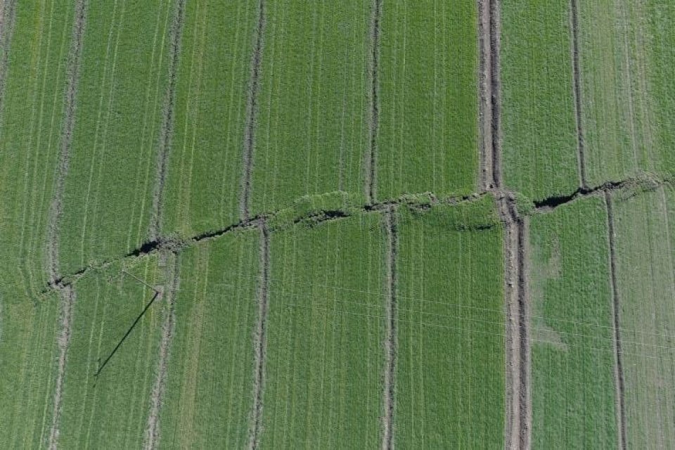 Depremin merkez &uuml;ss&uuml; Kahramanmaraş'ın, Hacıbebek Mahallesi &uuml;zerinde bulunan tarım arazilerinde