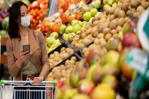 Pazarların bug&uuml;n 10.00-17.00 saatleri arasında a&ccedil;ık olacağı kararlaştırılmıştı. Pazarlar bug&uuml;n