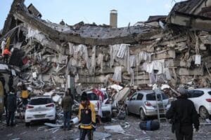 Pegasus, deprem b&ouml;lgesindeki 8 ilden u&ccedil;uş biletlerini 100 liraya sabitledi.