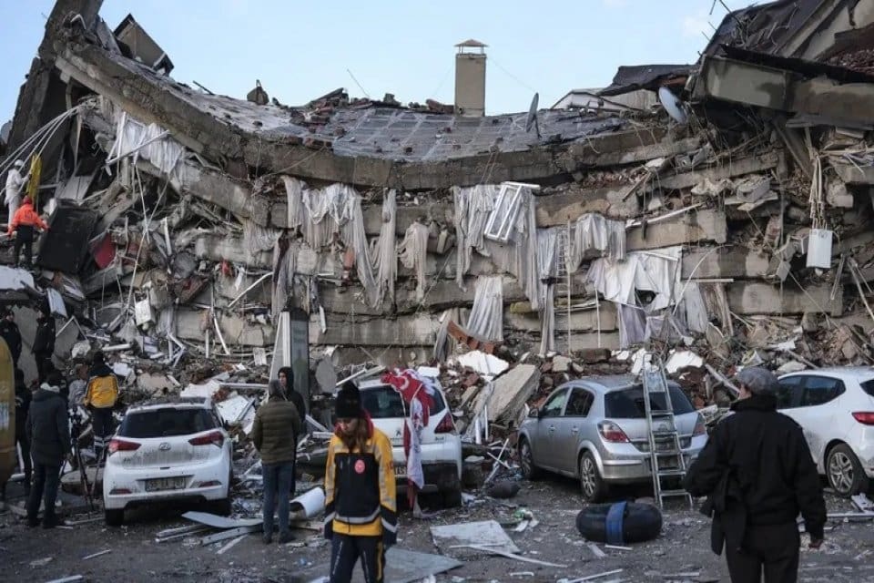 Pegasus, deprem b&ouml;lgesindeki 8 ilden u&ccedil;uş biletlerini 100 liraya sabitledi.