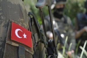 Milli Savunma Bakanlığı, Pen&ccedil;e-Kilit operasyonu b&ouml;lgesinde ter&ouml;ristlerce yapılan taciz atışı