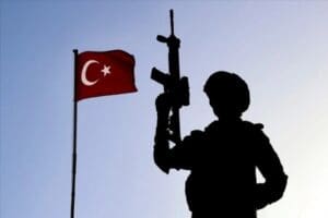 Milli Savunma Bakanlığı Mehmet&ccedil;iğin zorlu şartlarda g&ouml;rev yaptığı Pen&ccedil;e Kilit