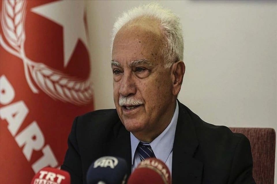 Vatan Partisi lideri Doğu Perin&ccedil;ek, cumhurbaşkanı adaylığı i&ccedil;in Y&uuml;ksek Se&ccedil;im