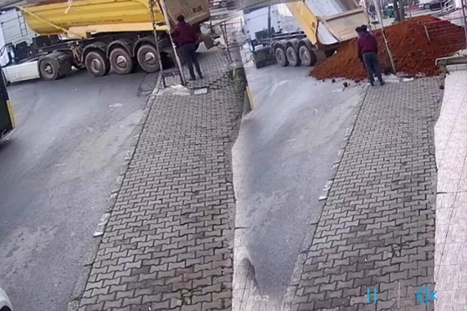 Sultanbeyli&rsquo;de fazla kira isteyerek kiracısını iş yerinden &ccedil;ıkarmak istediği iddia