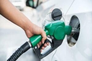 Petrol fiyatlarının Ekim 2014 sonrasındaki d&ouml;nemin zirvesi olan 91 dolara