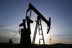 Brent petrol, y&uuml;zde 15 oranında d&uuml;ş&uuml;şle 130,31 dolardan 110,77 dolar
