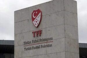 Profesyonel Futbol Disiplin Kurulu, Galatasaray Başkanı Dursun &Ouml;zbek ve Fenerbah&ccedil;e