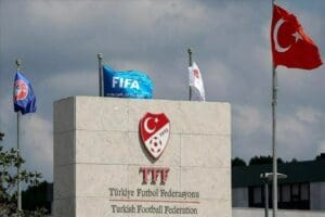 Profesyonel Futbol Disiplin Kurulu (PFDK), Galatasaray Başkanı Dursun &Ouml;zbek ve