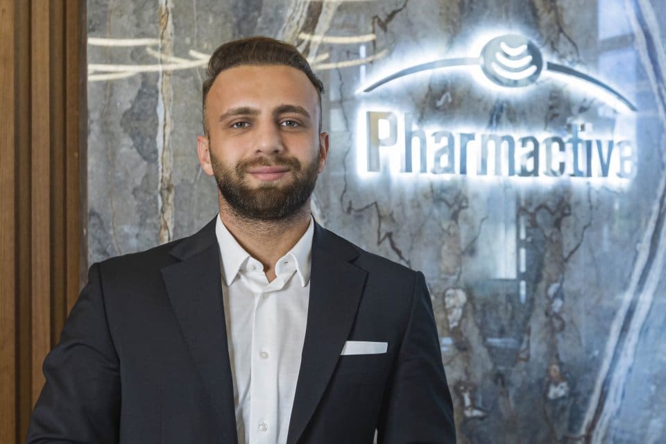 Y&uuml;ksek kalite standartlarında ila&ccedil; &uuml;reterek t&uuml;m d&uuml;nyaya sağlık sunmak i&ccedil;in